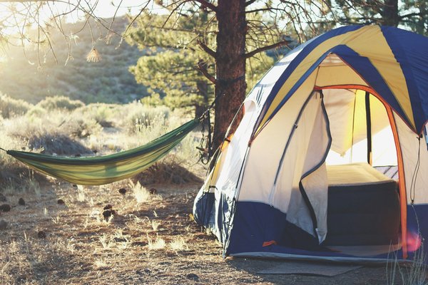 Quelle est la meilleure façon de s'habiller pour un camping en région méditerranéenne en hiver?